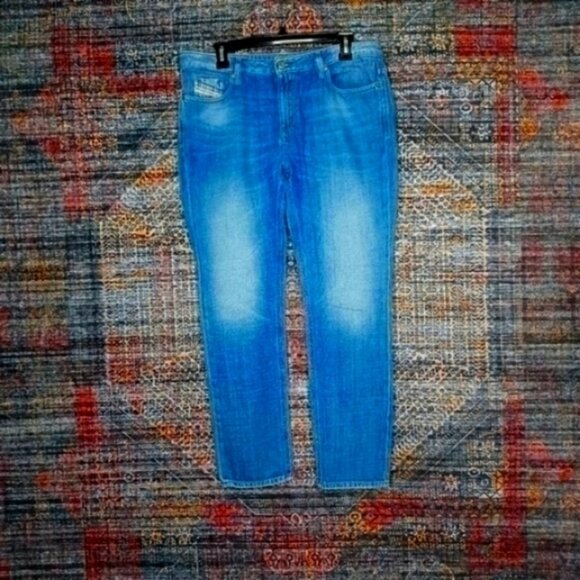 Diesel womens medium wash distressed Rizzo low regular slim straight 29x30 EUC - Picture 1 of 4